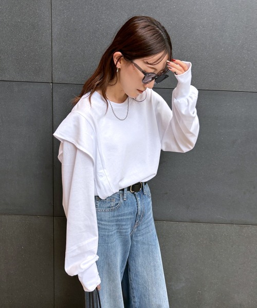 ISOOK(アイスー)の「【ISOOK / アイスー】ラッフルショルダーロンT / ラッフルスリーブ フレアスリーブ プルオーバー ブラウス 長袖 春服 春トップス(Tシャツ/カットソー・レディース・ブラック/ホワイト・FREE)」の5枚目の写真