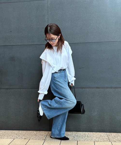 ISOOK(アイスー)の「【ISOOK / アイスー】ラッフルショルダーロンT / ラッフルスリーブ フレアスリーブ プルオーバー ブラウス 長袖 春服 春トップス(Tシャツ/カットソー・レディース・ブラック/ホワイト・FREE)」の4枚目の写真