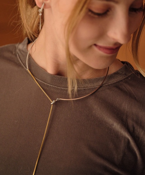 ANOH（アノー）の「コンビカラーフープチェーンチョーカー（チョーカー・レディース・シルバー×ゴールド・FREE）」の4枚目の写真