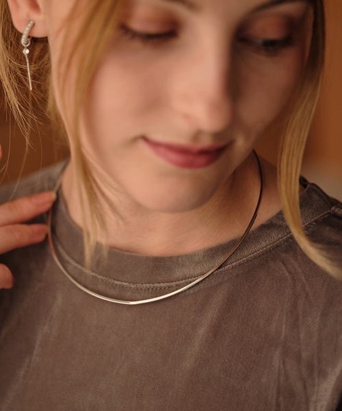 ANOH（アノー）の「コンビカラーフープチェーンチョーカー（チョーカー・レディース・シルバー×ゴールド・FREE）」の8枚目の写真