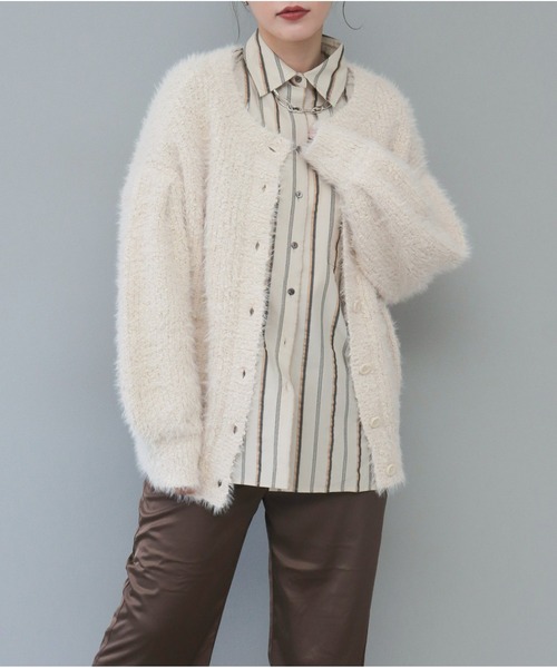 OandI(オーアンドアイ)の「2WAYシャギーニットカーディガン(カーディガン/ボレロ・レディース・グレイッシュベージュ/オレンジ/アイボリー/ネイビー・FREE)」の2枚目の写真