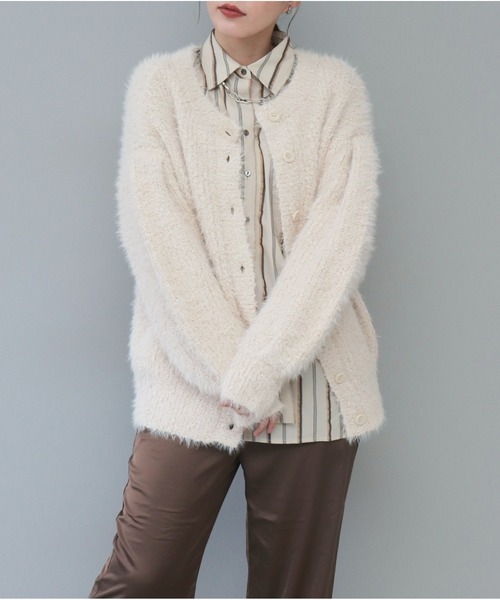 OandI(オーアンドアイ)の「2WAYシャギーニットカーディガン(カーディガン/ボレロ・レディース・グレイッシュベージュ/オレンジ/アイボリー/ネイビー・FREE)」の10枚目の写真