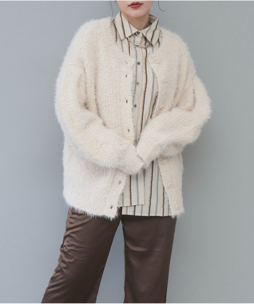 OandI(オーアンドアイ)の「2WAYシャギーニットカーディガン(カーディガン/ボレロ・レディース・グレイッシュベージュ/オレンジ/アイボリー/ネイビー・FREE)」の9枚目の写真