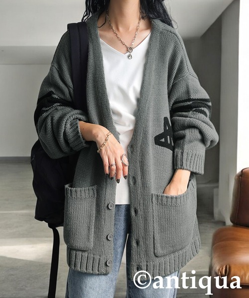 antiqua(アンティカ)の「ロゴニットカーディガン(ニット/セーター・レディース・カーキ/グレー・ONESIZE)」の3枚目の写真