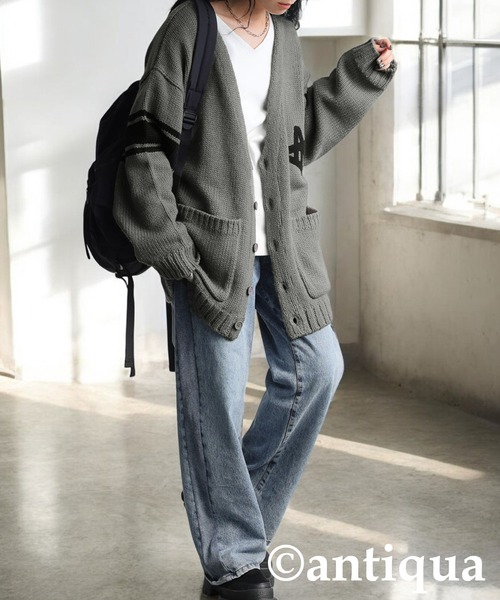 antiqua(アンティカ)の「ロゴニットカーディガン(ニット/セーター・レディース・カーキ/グレー・ONESIZE)」の4枚目の写真