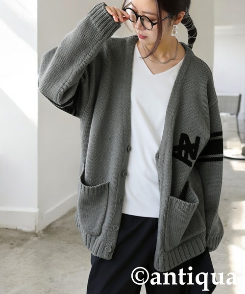 antiqua(アンティカ)の「ロゴニットカーディガン(ニット/セーター・レディース・カーキ/グレー・ONESIZE)」の7枚目の写真