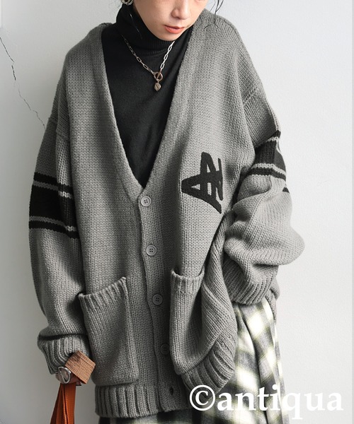 antiqua(アンティカ)の「ロゴニットカーディガン(ニット/セーター・レディース・カーキ/グレー・ONESIZE)」の8枚目の写真
