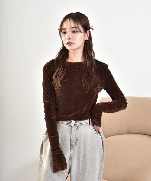 Y/lim(イリム)の「クロップド丈ベロアロンT(Tシャツ/カットソー・レディース・グリーン/ブラック/グレー/チャコールグレー/ブラウン・FREE)」の9枚目の写真