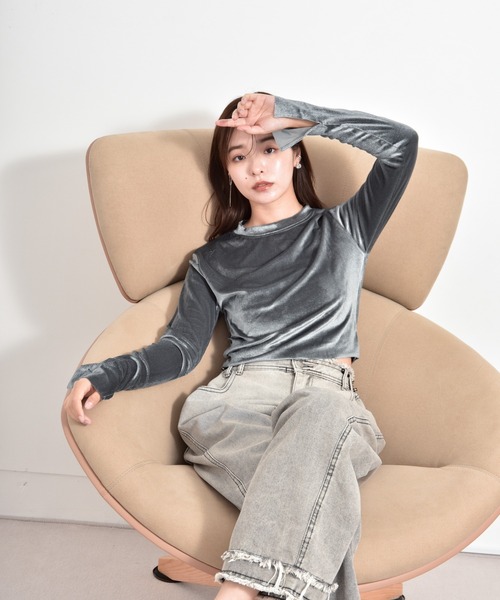 Y/lim(イリム)の「クロップド丈ベロアロンT(Tシャツ/カットソー・レディース・グリーン/ブラック/グレー/チャコールグレー/ブラウン・FREE)」の20枚目の写真
