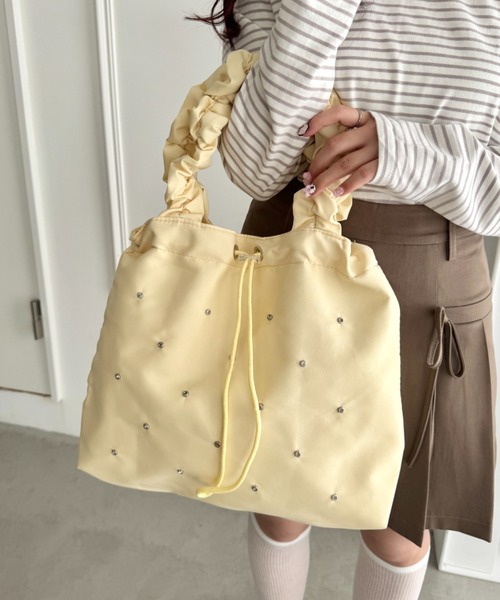 Loueme(ルエム)の「フリルショルダービジュートートバッグ(トートバッグ・レディース・イエロー/ピンク/ライトブルー/ブラック・FREE)」の17枚目の写真