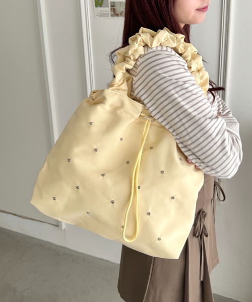 Loueme(ルエム)の「フリルショルダービジュートートバッグ(トートバッグ・レディース・イエロー/ピンク/ライトブルー/ブラック・FREE)」の16枚目の写真