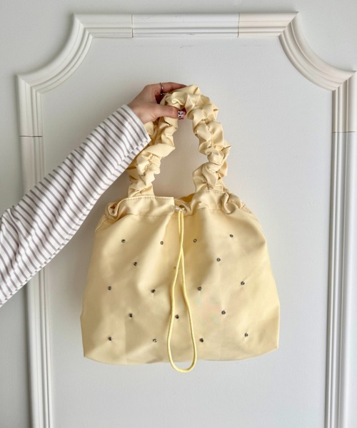 Loueme(ルエム)の「フリルショルダービジュートートバッグ(トートバッグ・レディース・イエロー/ピンク/ライトブルー/ブラック・FREE)」の19枚目の写真