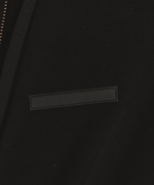 tk.TAKEO KIKUCHI（ティーケータケオキクチ）の「ワンポイントジップパーカー（パーカー・メンズ・グリーン/ライトベージュ/ブラック・03/02）」の7枚目の写真