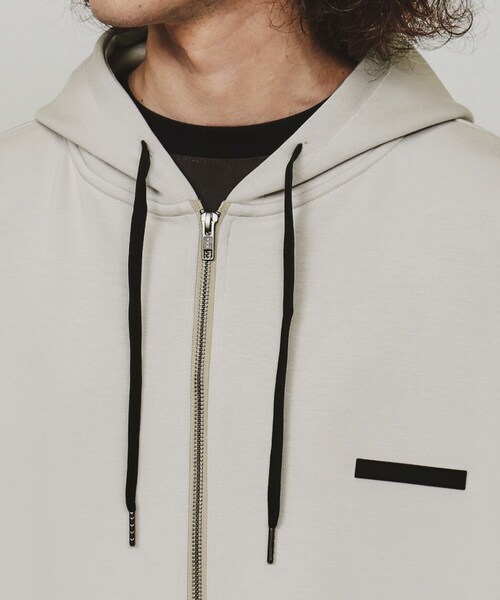 tk.TAKEO KIKUCHI（ティーケータケオキクチ）の「ワンポイントジップパーカー（パーカー・メンズ・グリーン/ライトベージュ/ブラック・03/02）」の18枚目の写真