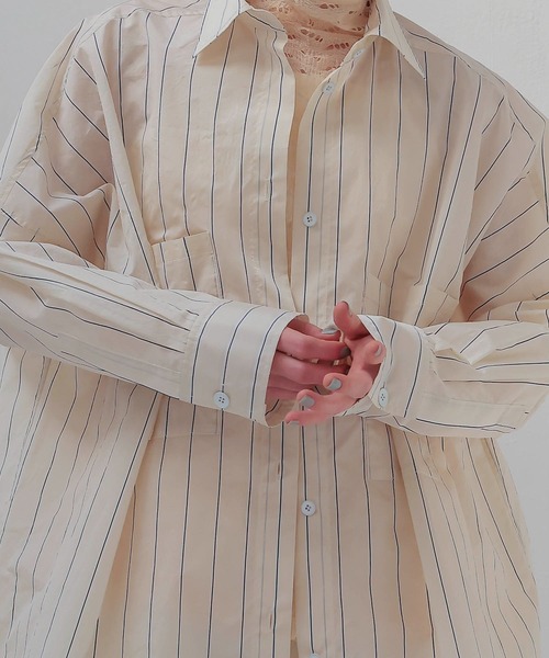 DRESSLAVE(ドレスレイブ)の「pinstripe big shirt(ピンストライプ柄ビッグシャツ)(シャツ/ブラウス・レディース・ベージュ・38)」の4枚目の写真