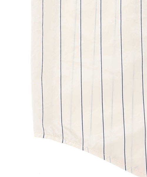 DRESSLAVE(ドレスレイブ)の「pinstripe big shirt(ピンストライプ柄ビッグシャツ)(シャツ/ブラウス・レディース・ベージュ・38)」の7枚目の写真