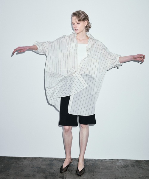 DRESSLAVE(ドレスレイブ)の「pinstripe big shirt(ピンストライプ柄ビッグシャツ)(シャツ/ブラウス・レディース・ベージュ・38)」の19枚目の写真