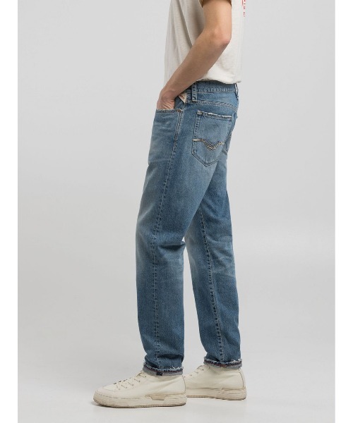 REPLAY（リプレイ）の「ストレートフィットDERYCK オーセンティック リサイクルデニム（デニムパンツ・メンズ・ブルー・W28xL32/W29xL32/W30xL32/W31xL32/W32xL32/W33xL32/W34xL32/W36xL32）」の2枚目の写真