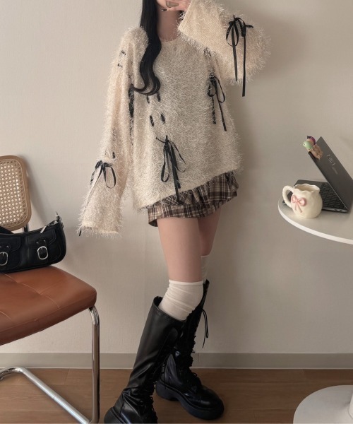nemne store(ネンネストア)の「《Delfy》シアーヤーンリボントップス(Tシャツ/カットソー・レディース・ブラック系/アイボリー/ピンク系/グレー系・MEDIUM/SMALL)」の11枚目の写真