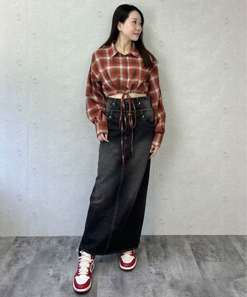 Per sist ence(パーシエンス)の「裾ドロストチェックショート丈シャツ(シャツ/ブラウス・レディース・ブラック/レッド/オレンジ・FREE)」の5枚目の写真