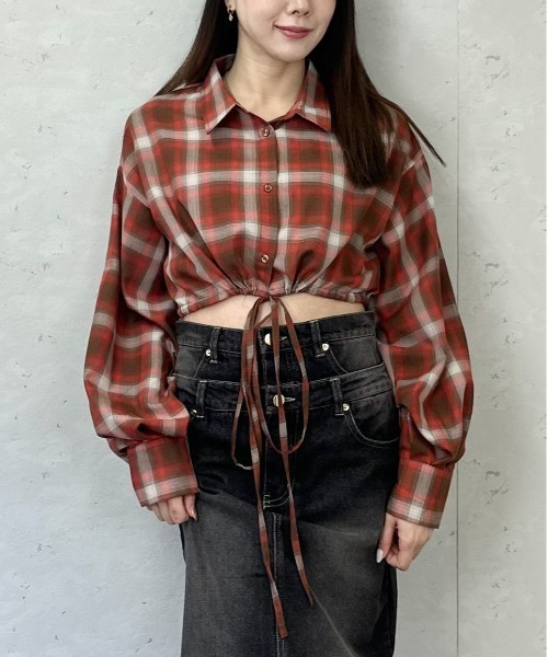 Per sist ence(パーシエンス)の「裾ドロストチェックショート丈シャツ(シャツ/ブラウス・レディース・ブラック/レッド/オレンジ・FREE)」の7枚目の写真