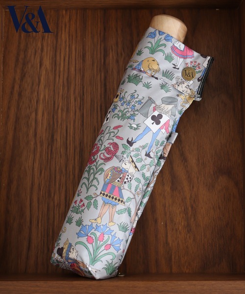 V&A☆不思議の国のアリス☆折りたたみ晴雨兼用傘☆新品 FUNALIVE 折りたたみ傘 V＆A晴雨兼用一級遮光アリス柄深張り2段