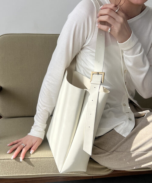 CAPRICIEUX LE'MAGE(カプリシューレマージュ)の「巾着SETバケットトートバッグ(ショルダーバッグ・レディース・キャメル/ブラック/アイボリー・FREE)」の7枚目の写真