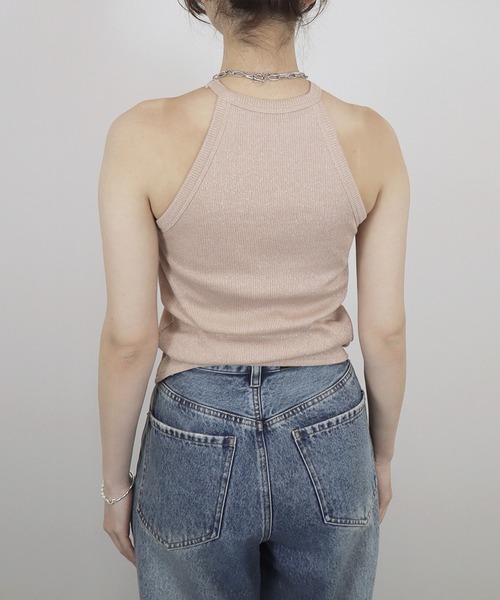 Reurie'（レウリィ）の「【ZOZO限定】ホルターネックタンクトップ／ カップ付き インナー キャミソール アメスリ シンプル 重ね着 レイヤード 肌見せ（タンクトップ・レディース・ピンク/ブラック・FREE）」の13枚目の写真