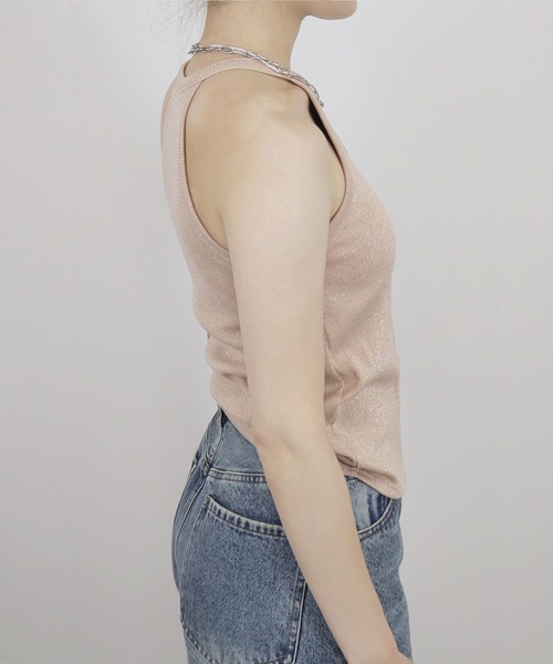 Reurie'（レウリィ）の「【ZOZO限定】ホルターネックタンクトップ／ カップ付き インナー キャミソール アメスリ シンプル 重ね着 レイヤード 肌見せ（タンクトップ・レディース・ピンク/ブラック・FREE）」の12枚目の写真