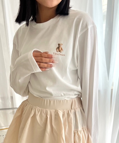 merrylatte(メリーラテ)の「ワンポイントくまちゃんロンT/長袖Tシャツ(Tシャツ/カットソー・レディース・ホワイト・MEDIUM)」の1枚目の写真