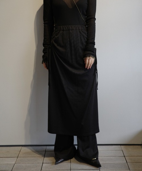 CLANE(クラネ)の「CLANE PANTS LAYRED SIDE SHIRRING SKIRT(その他パンツ・レディース・ブラック/ベージュ・1/2)」の2枚目の写真