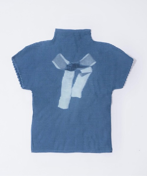musubore（ムスボレ）の「pleated print tops / プリーツプリント