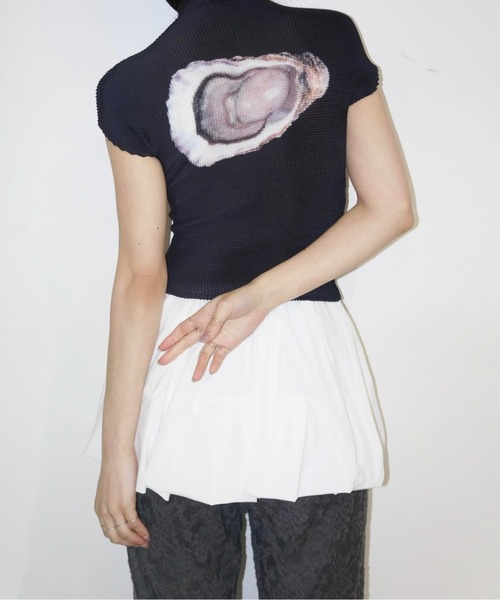 musubore 牡蠣　プリーツプリントトップス　黒 pleatsed print tops / プリーツプリントトップス（Tシャツ
