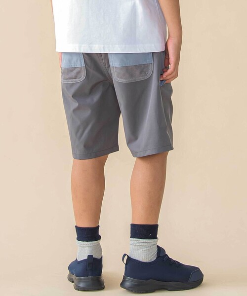BeBe Petits Pois Vert（ベベプチポワヴェール）の「【速乾】配色フラップ水陸両用ハーフパンツ(95~150cm)（その他パンツ・キッズ・グリーン系その他/グレー系その他・130cm/95cm/100cm/120cm/140cm/110cm/150cm）」の6枚目の写真