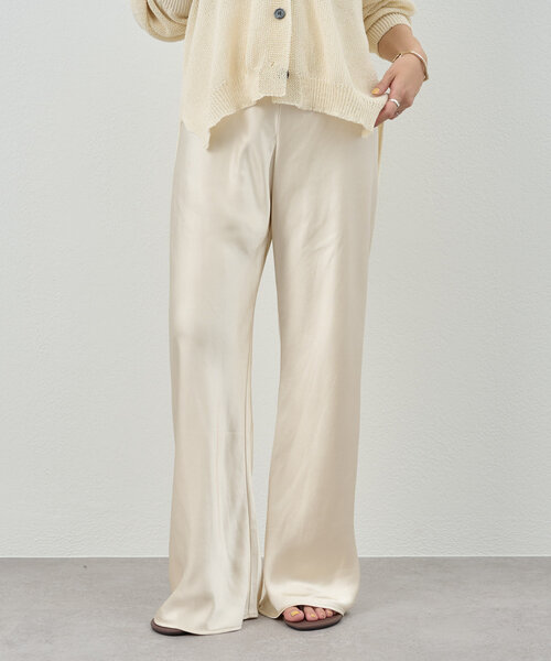 SHENERY（シーナリー）の「《大人のツヤ感》サテンワイドパンツ（その他パンツ・レディース・ブラック/ライトベージュ・36/38）」の15枚目の写真