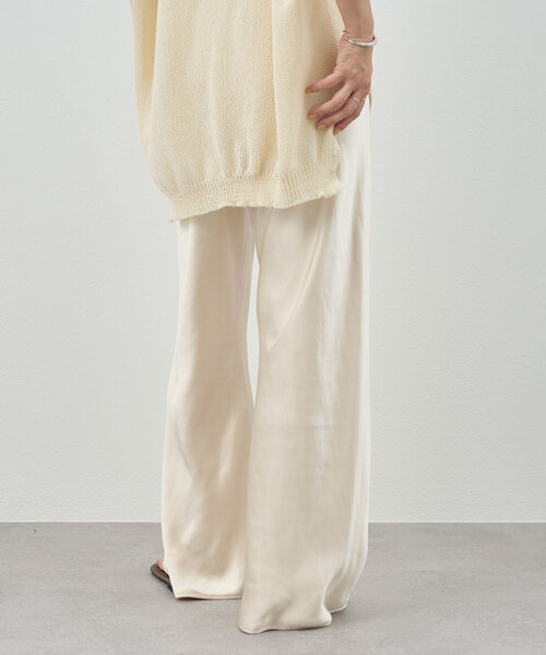 SHENERY（シーナリー）の「《大人のツヤ感》サテンワイドパンツ（その他パンツ・レディース・ブラック/ライトベージュ・36/38）」の10枚目の写真