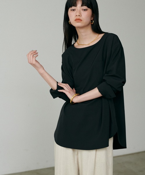 LARUTA(ラルータ)の「【LARUTA】カフス付き万能レイヤードプルオーバー(Tシャツ/カットソー・レディース・ブラック/オフホワイト・FREE)」の2枚目の写真
