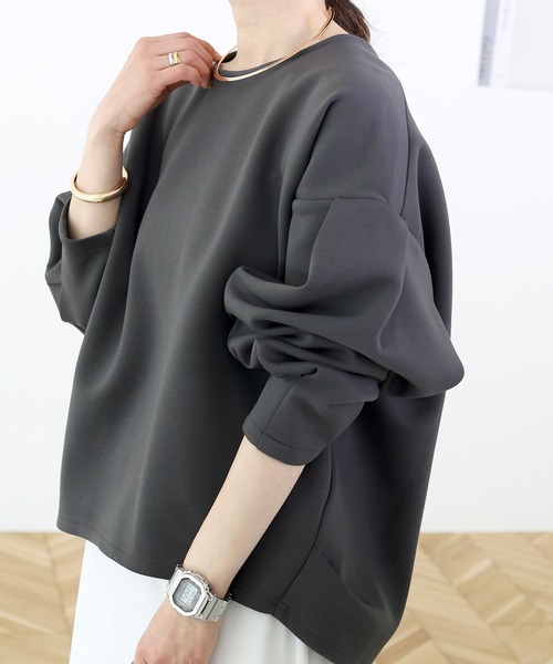 Aletta vita(アレッタビータ)の「ダンボールバックファスナー袖タックプルオーバー(Tシャツ/カットソー・レディース・チャコール/ブラック/グレイッシュベージュ・FREE)」の2枚目の写真