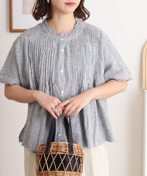 ubasoku(ウバソク)の「麻ロンスト胸元多数ピンタック襟・袖フリル半袖ブラウス(シャツ/ブラウス・レディース・ストライプ・FREE)」の3枚目の写真