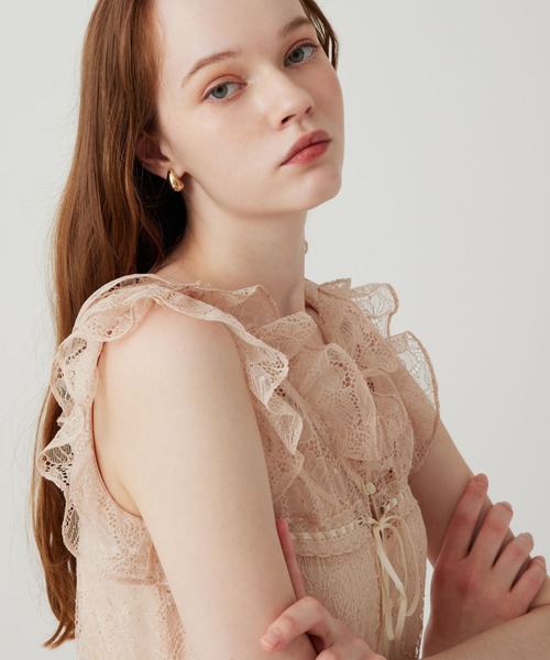 ME COUTURE（ミークチュール）の「シャインレースドレス（ワンピース・レディース・オフホワイト/ベージュ・FREE）」の6枚目の写真
