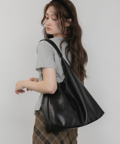 HEILIS(ヘイリス)の「ポーチ付きワンショルダートートバッグ/通勤 通学 バッグ A4 ワンショルダー ハンドバッグ トート 合皮 ブラック ブラウン 韓国 オフィスカジュアル(トートバッグ・レディース・ブラック/ブラウン・FREE)」の4枚目の写真
