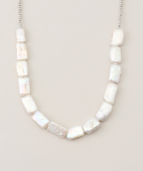 Spick & Span(スピックアンドスパン)の「MIHOKO SAKAI / ミホコサカイ スクエアパールネックレス(ネックレス・レディース・シルバー・FREE)」の4枚目の写真