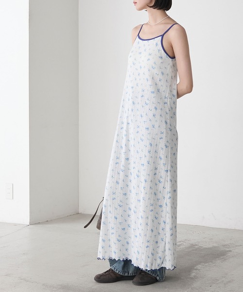 forksy.(フォルクシー)の「【forksy.】【サイズ展開あり】カップ付き 裾メロー&スリット キャミワンピ(ワンピース・レディース・オフホワイト/グレイッシュベージュ・L/M)」の7枚目の写真