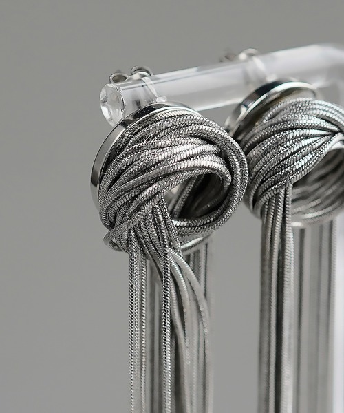abaskdesign(アバスクデザイン)の「金属アレルギー対応 メタルタッセルロングピアス(ピアス(両耳用)・レディース・シルバー/ゴールド・FREE)」の12枚目の写真