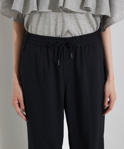 qualite（カリテ）の「バックサテンジョーゼットベンツパンツ/夏服/オフィスカジュアル（スラックス・レディース・イエロー系その他/ブラック/モカ・36/38/34）」の16枚目の写真