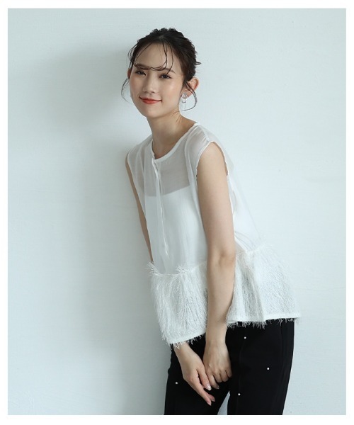 Sawa a la mode(サワアラモード)の「異素材シャギーノースリーブシアーブラウス(シャツ/ブラウス・レディース・ブラック/ホワイト/モカ・FREE)」の17枚目の写真