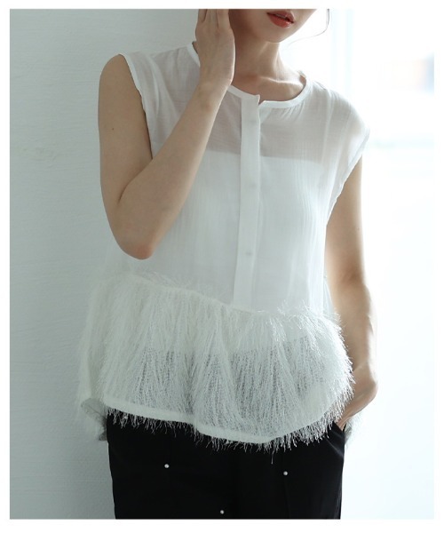 Sawa a la mode(サワアラモード)の「異素材シャギーノースリーブシアーブラウス(シャツ/ブラウス・レディース・ブラック/ホワイト/モカ・FREE)」の18枚目の写真