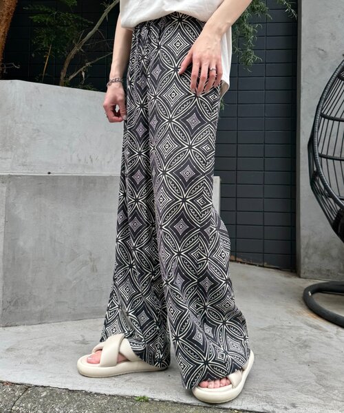 CIAOPANIC TYPY(チャオパニックティピー)の「■バティック柄イージーパンツ(その他パンツ・レディース・ネイビー/レッド/ブラック・MEDIUM/SMALL)」の6枚目の写真