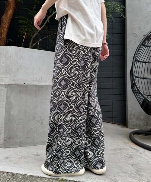 CIAOPANIC TYPY(チャオパニックティピー)の「■バティック柄イージーパンツ(その他パンツ・レディース・ネイビー/レッド/ブラック・MEDIUM/SMALL)」の7枚目の写真