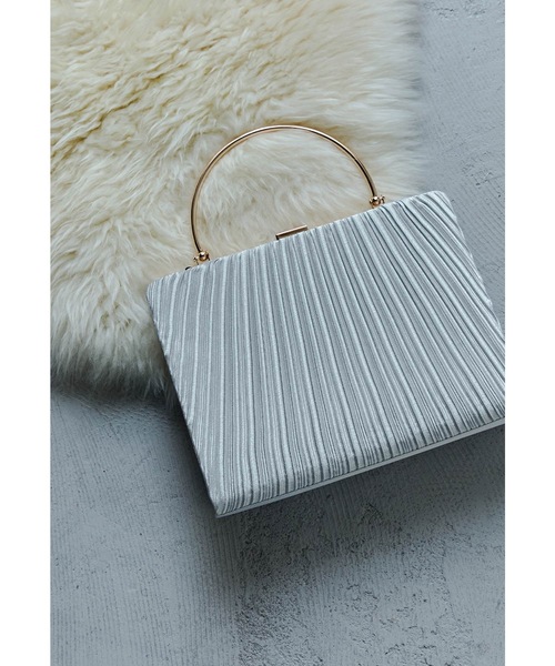 niana（ニアナ）の「サテンプリーツハンドバッグ パーティーバッグ 2way ショルダー 結婚式 二次会 成人式 同窓会 お呼ばれ フォーマル オケージョン（ハンドバッグ・レディース・ベージュ/シルバー/ブラック・FREE）」の3枚目の写真